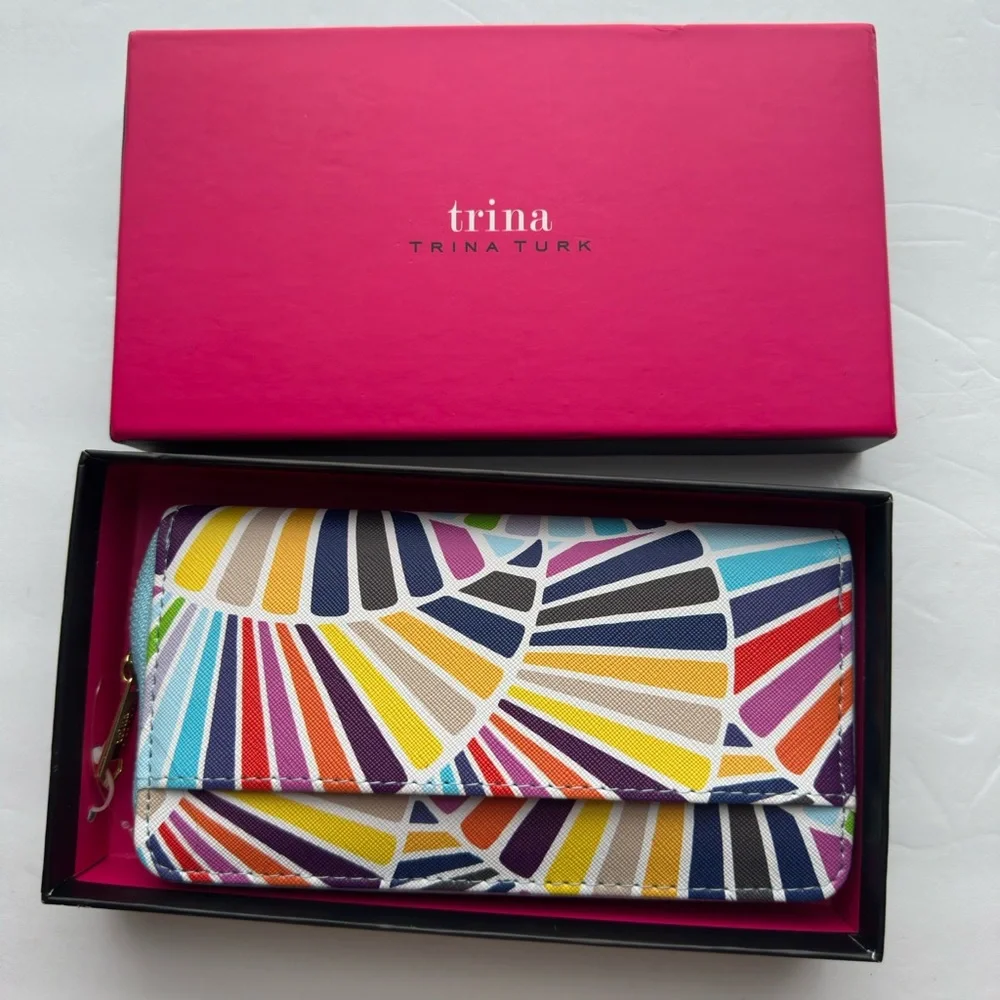 Trina Turk Multicolor Graphic Print Zip Around Wallet NWT Vegan Leather Designer